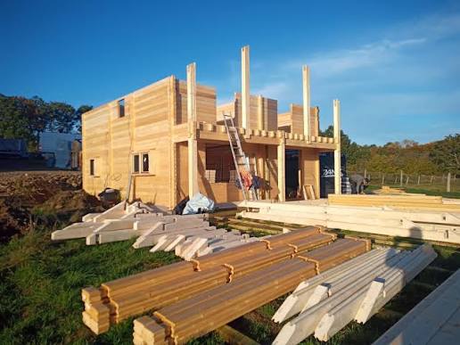 Très grand chalet en bois