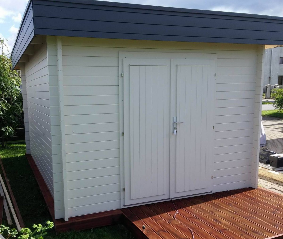 abri de jardin moderne jacoba.jpg abri de jardin moderne jacoba.jpg